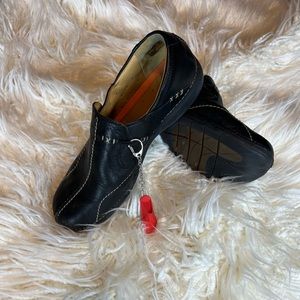 Clarks unstructured black slip on shoes size 9 1/2